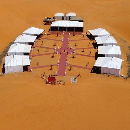 Luxury Berber Style Hotel Merzouga Bagian luar foto