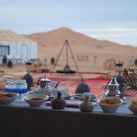 Luxury Berber Style Hotel Merzouga Bagian luar foto