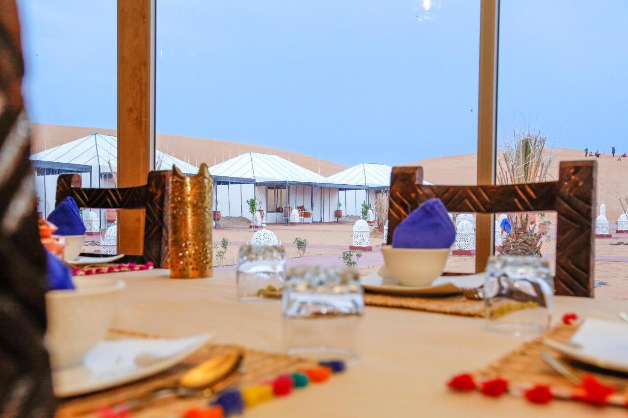 Luxury Berber Style Hotel Merzouga Bagian luar foto