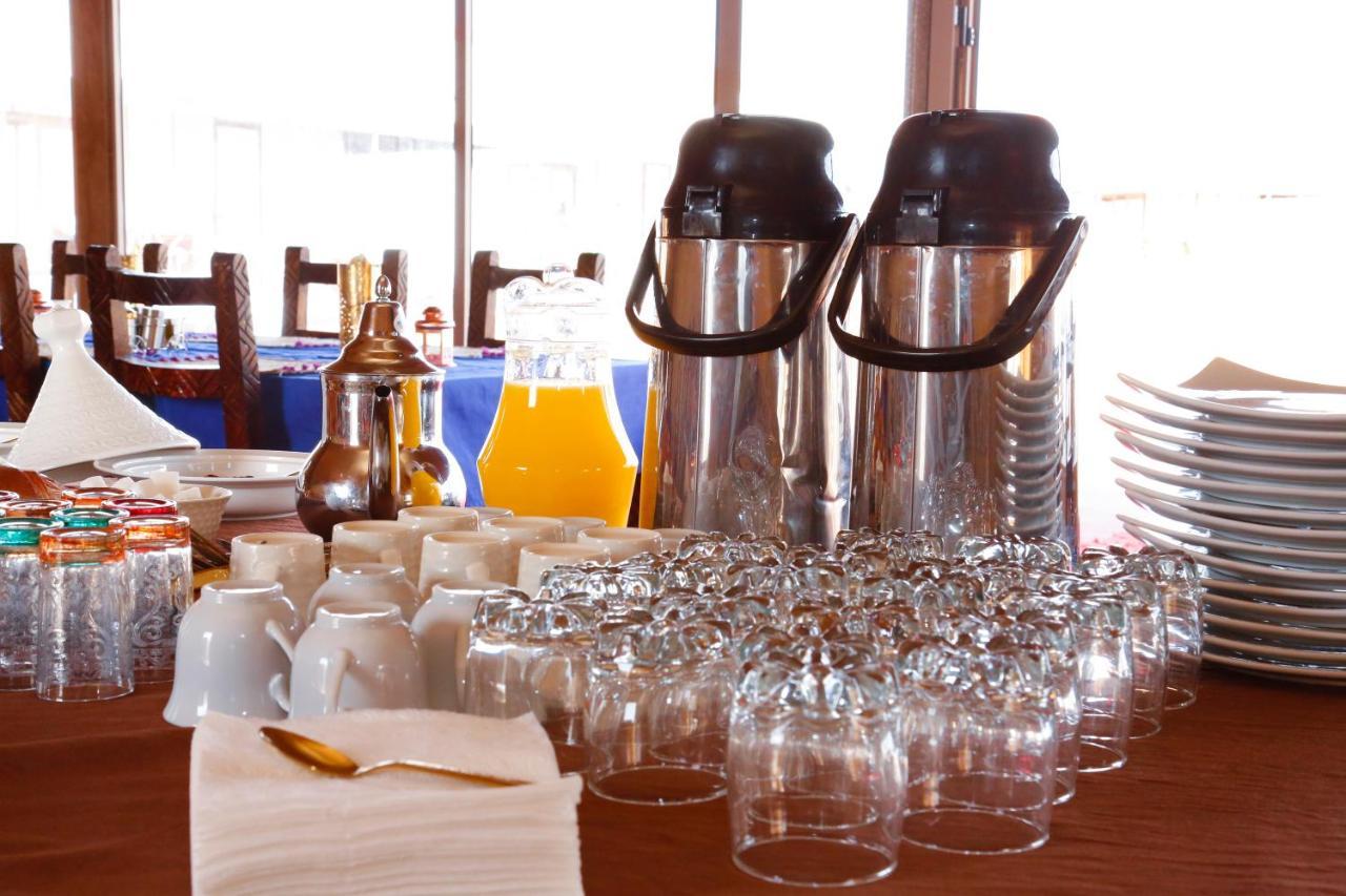 Luxury Berber Style Hotel Merzouga Bagian luar foto