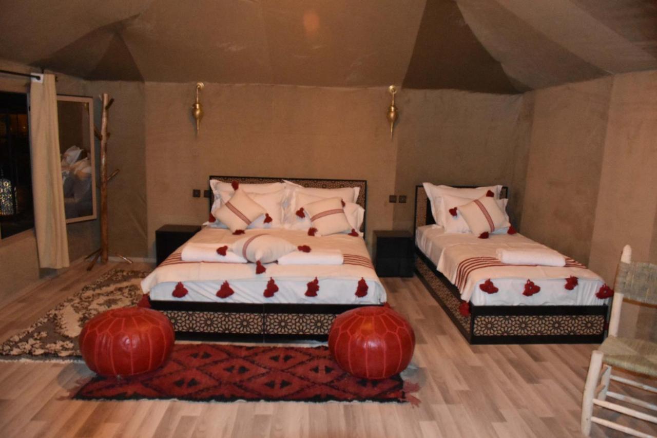 Luxury Berber Style Hotel Merzouga Bagian luar foto