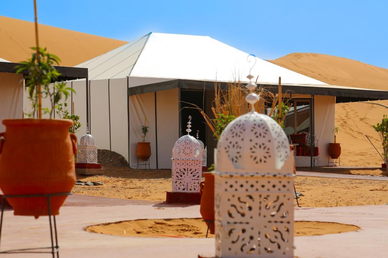 Luxury Berber Style Hotel Merzouga Bagian luar foto
