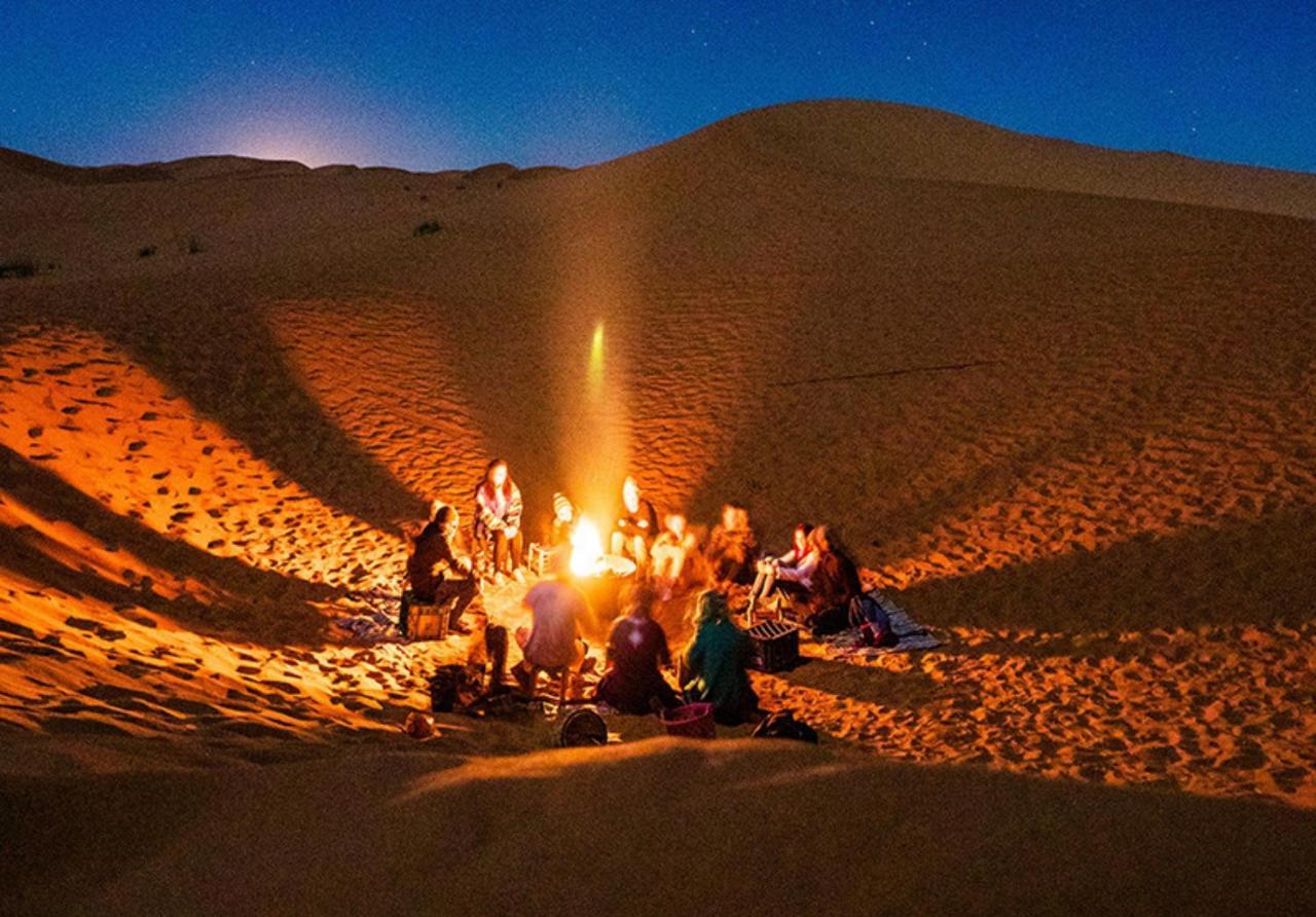 Luxury Berber Style Hotel Merzouga Bagian luar foto